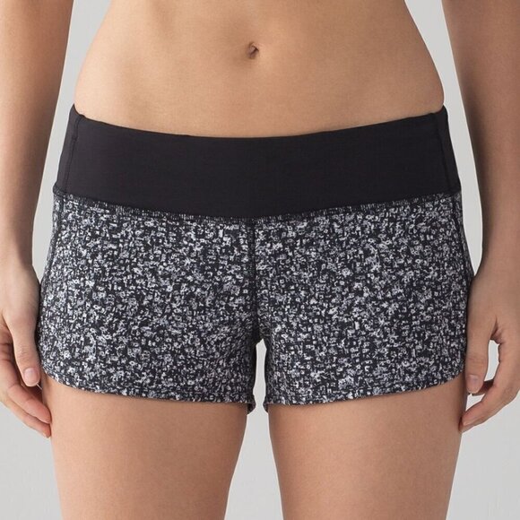 Lululemon Speed Short (4-way Stretch 2 1/2") - 4 Daisy Dust Alpine White Black - Picture 2 of 6